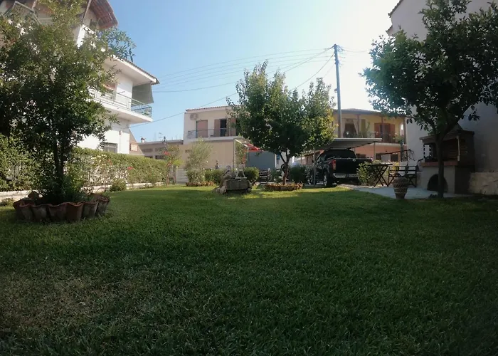 Magdalinos Appartments * Νέα Σκιώνη